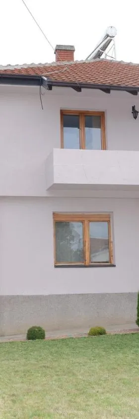Prenoćište-Vila Tasić，位于弗拉涅的酒店