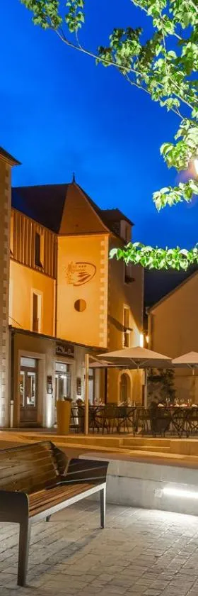 Hôtel Restaurant Famille Bourgeois "La Cote des Monts Damnés"，位于桑塞尔的酒店