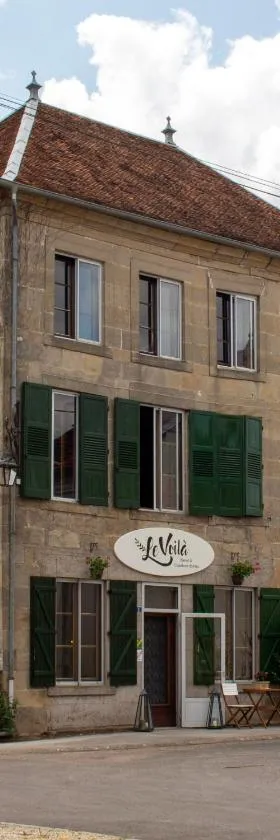Le Voilà，位于Melay的酒店