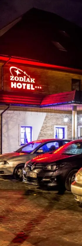 Hotel Zodiak，位于拉多姆斯科的酒店