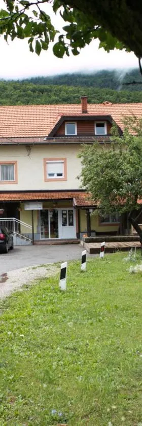 Apartmani Ruza，位于克拉斯诺波利耶的酒店