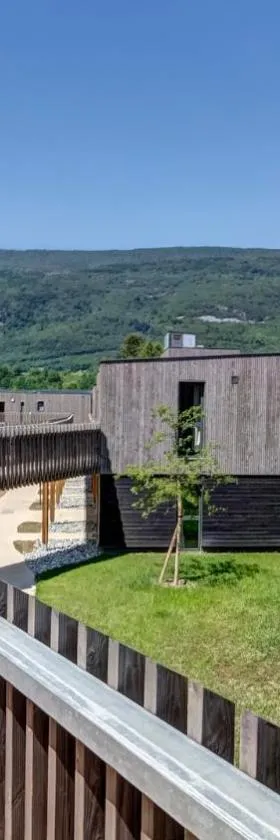 Vacancéole - Le Village des Oiseaux，位于Motz的酒店