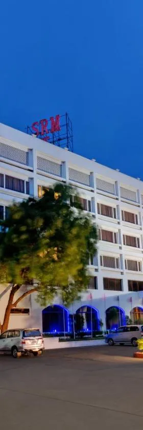 SRM Hotel Trichy，位于蒂鲁奇奇拉帕利的酒店