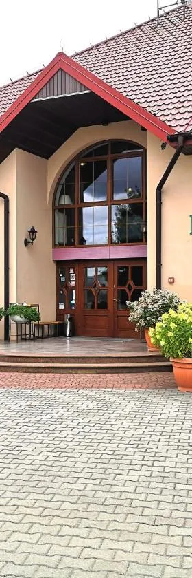 兹隆纳维兰达酒店，位于维隆的酒店