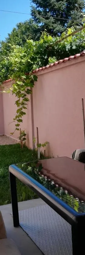Guest House Krasi，位于Ovoshtnik的酒店