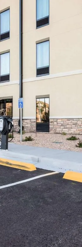 Comfort Inn & Suites Zion Park Area，位于哈里肯的酒店