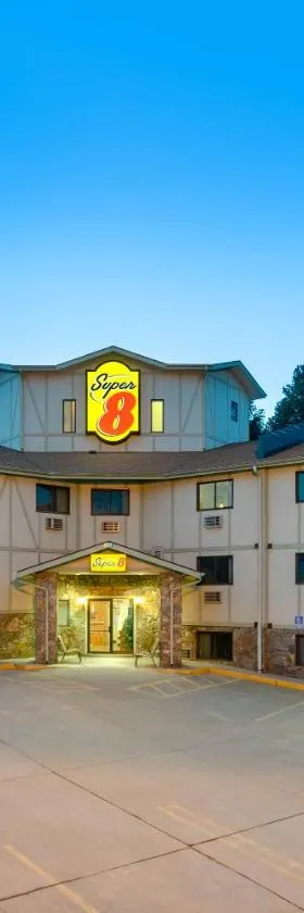 希尔城拉什莫尔山速8酒店，位于希尔城的酒店
