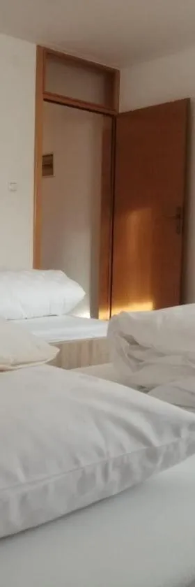 Apartman AS，位于利夫诺的酒店