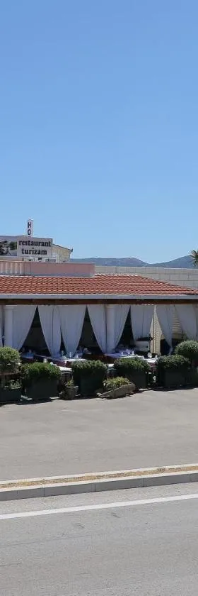 Hotel Villa Neretva - Metković，位于梅特科维奇的酒店