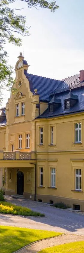 Pałac Gruszów，位于西维德尼察的酒店