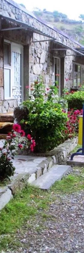 SADA Guesthouse，位于瓦尔齐亚的酒店