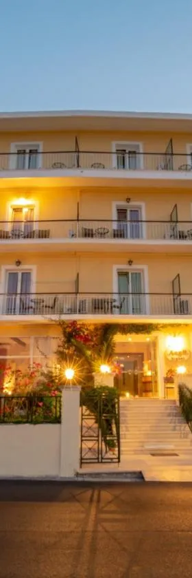 Aegli Hotel，位于帕拉马的酒店