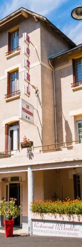 Les Messageries，位于圣弗卢尔的酒店