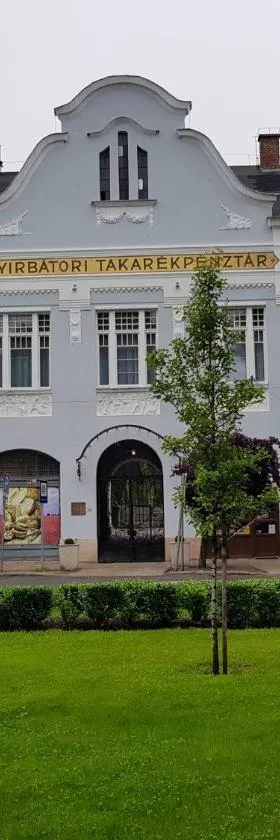 Kakukk Panzió，位于尼尔巴托尔的酒店