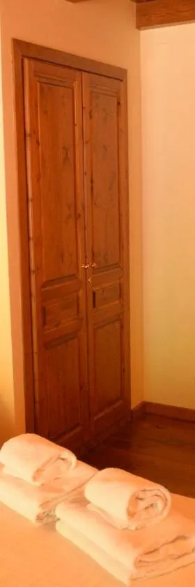 Apartamento Forcanada，位于Les Bordes的酒店