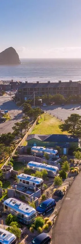 Hart’s Camp Airstream Hotel & RV Park，位于太平洋城的酒店