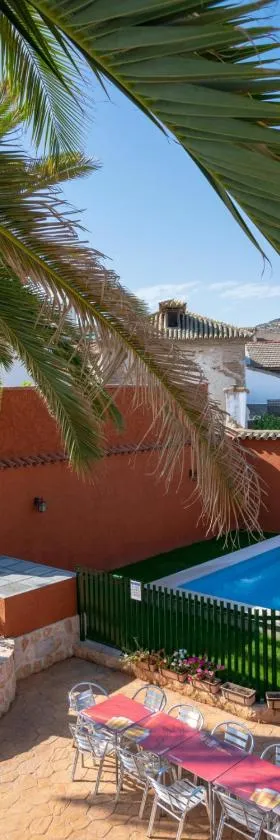 Hospedium Hotel El Nido de Alcudia Suites，位于Almodóvar del Campo的酒店