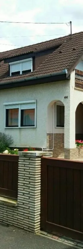 Vincze Vendégház，位于克尔门德的酒店