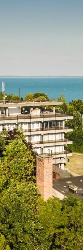 Hotel Holiday Csopak，位于乔保克的酒店