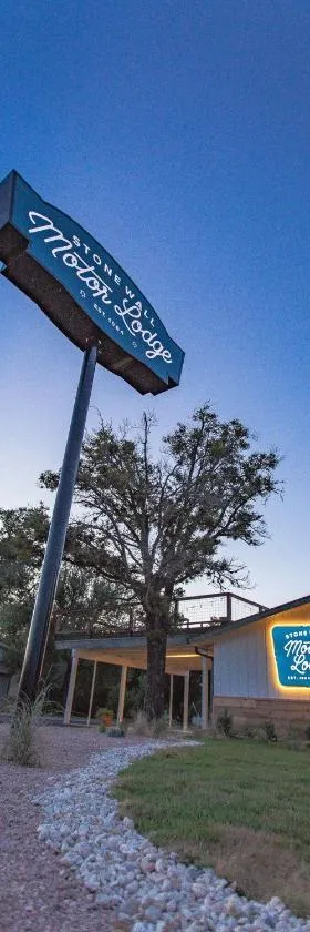 Stonewall Motor Lodge，位于Stonewall的酒店