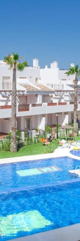 Residencial Linnea Sol by Mar Holidays，位于奥里韦拉海滩的酒店
