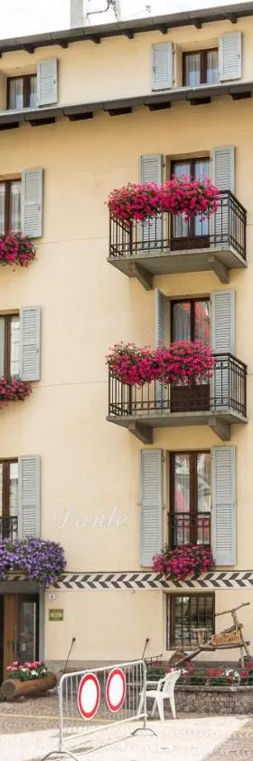 Meublé Albergo Dante，位于博尔米奥的酒店