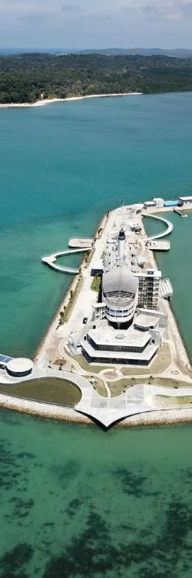 Doulos Phos The Ship Hotel，位于拉古洼的酒店