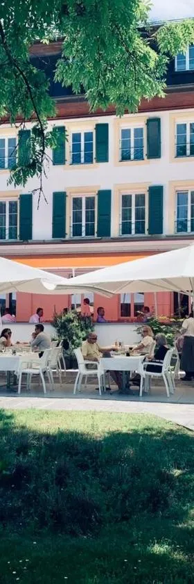 Hotel La Prairie, Swiss Bike Hotel，位于伊韦尔东的酒店