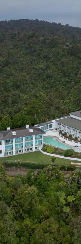 Waitakere Resort & Spa，位于奥克兰的酒店