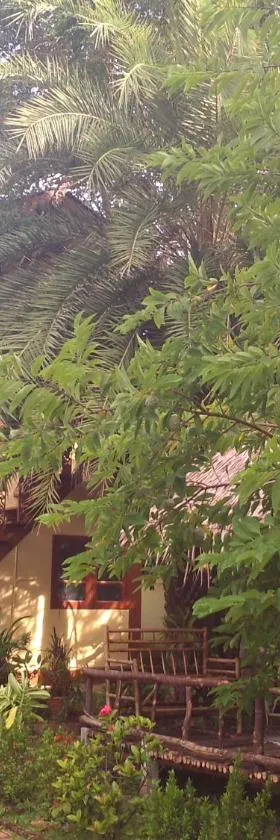 班萨拜萨拜旅馆，位于北碧的酒店