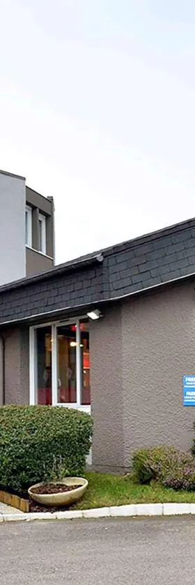 宜必思加莱汽车渡轮酒店，位于加来的酒店