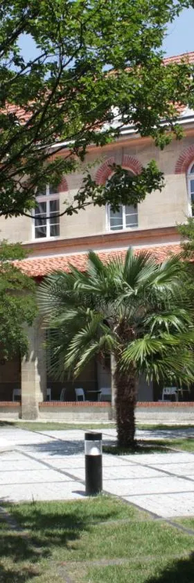Hotel Saint Louis Beaulieu - Bordeaux，位于波尔多的酒店