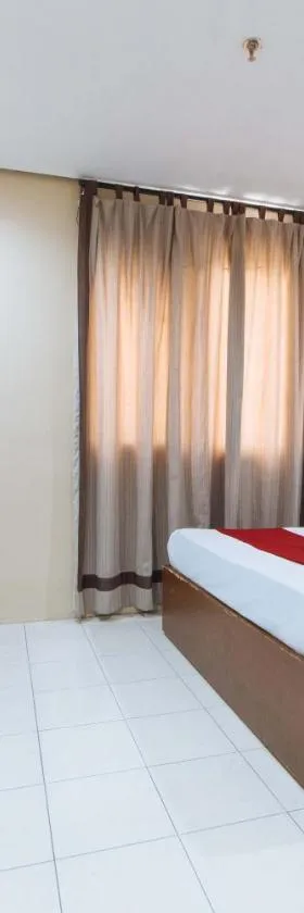 RedDoorz near Olongapo Bus Terminal，位于奥隆阿波的酒店