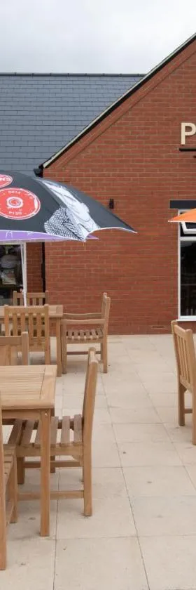 Paisley Pear, Brackley by Marston's Inns，位于布拉克利的酒店