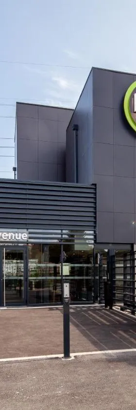 B&B HOTEL Igny Palaiseau，位于伊尼的酒店