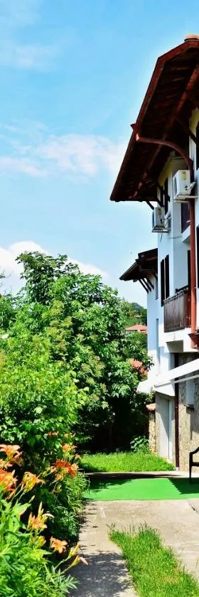 Family Hotel Maraya，位于阿巴纳西的酒店