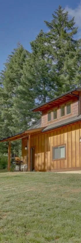 White Salmon River Refuge，位于Snowden的酒店