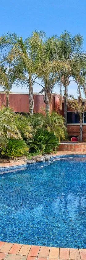 Peppermill Inn Motel，位于谢珀顿的酒店