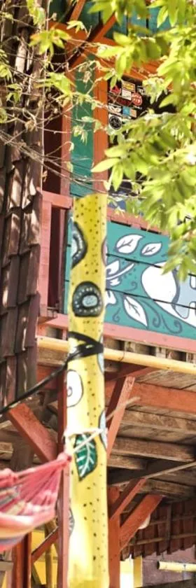 Harry's Ocean House Watukarung Homestay，位于Kalak的酒店