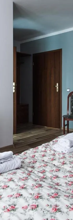 Noclegi Na Granicy，位于Chyżne的酒店
