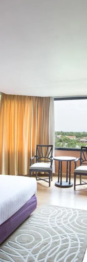The Imperial Hotel & Convention Centre Phitsanulok，位于彭世洛的酒店