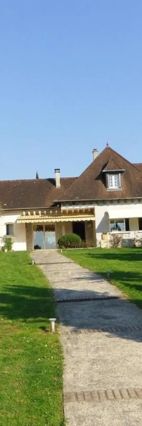 Chambres d'hôtes Le Saleix，位于Donzenac的酒店