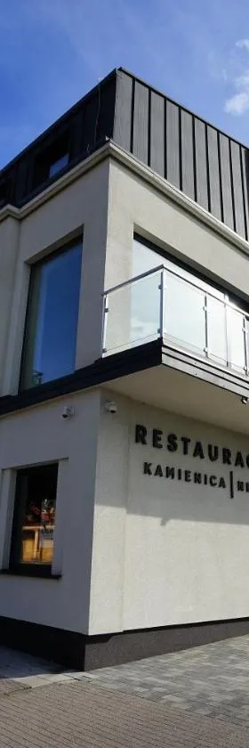 Kamienica nr 6，位于罗兹地区亚历山德鲁夫的酒店