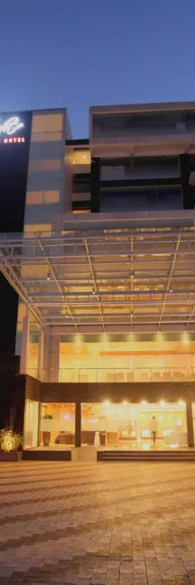 Diana Heights Luxury Hotel，位于尼杜巴塞莱的酒店