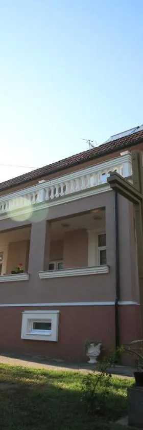 Hostel Teresianum，位于阿莱克西纳茨的酒店