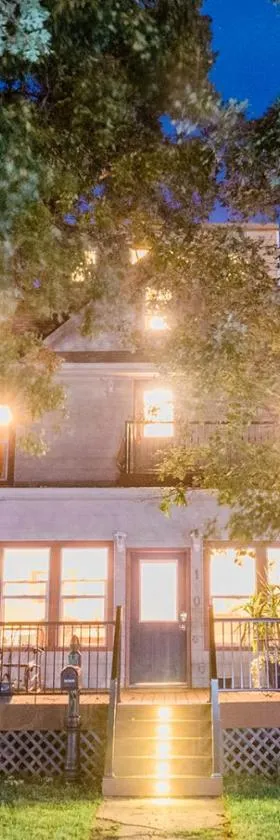 The Wolf Manor，位于Ellinwood的酒店