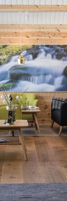Hotel Ylläshumina，位于阿卡斯洛姆波罗的酒店