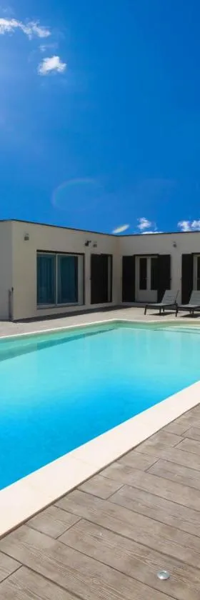 HISTOIRE D'Ô - Les Piscines - Chambres d'hôtes，位于Bezouce的酒店