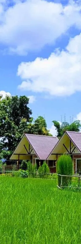 ฮ้างนาตาจันทร์，位于浦阿的酒店