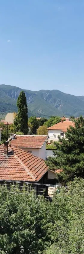 Mountain view apartment，位于Vratsa的酒店
